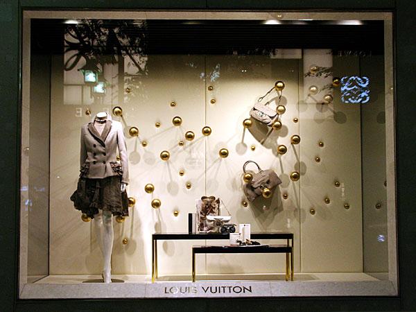 Los escaparates abiertos y cerrados - Bolsalea Оконные дисплеи бутиков, Дизайн м